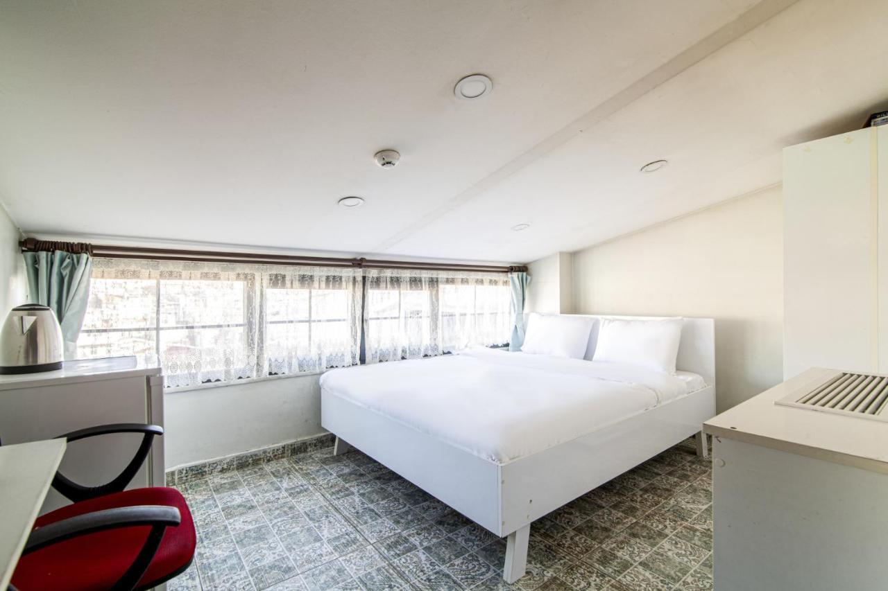 Centrally Located Studio In Beyoglu Apartment *