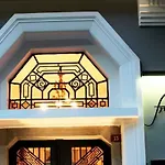 Frida Suites And Aparts
