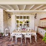 Alakapi Hotel & Villas