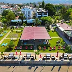 Yuecel Hotel