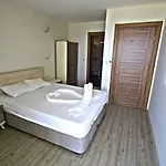 Oz Guzelcamli Otel