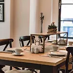Petros Hotel