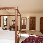 Room In Bb - Exclusive Boutique Hotel