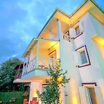 Robin Hood Hotel