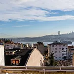 Stylish Apartment With Panaromic View In Besiktas