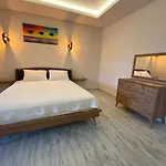 Nakas Suites