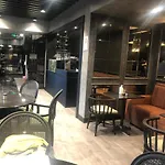 艾尔博斯吉雷松城市酒店