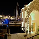 Cesme Marina Konukevi