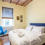 Classic Beyoglu Home With Central Location Near Galata Tower