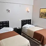 Tanin Hotel