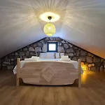 Villa Mitos , Uezuem Baglari Ve Zeytinlikler Icinde Mini Bir Cennet Ve Tas Ev - Дом Мифы