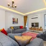 La Vida - 4 Bedroom Holiday Villa In Hisaroenue Oeluedeniz