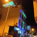 Dilek Hotel & Cafe