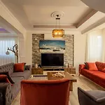 Villa Ela With Private Pool