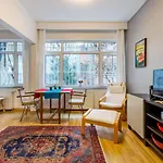 Lovely And Colorful Flat In Cihangir, Beyoglu