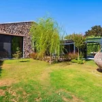 Reddoors Villa