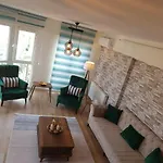 King Suite Wh32
