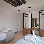 Caglar Residence