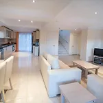 Emerald Villa In Oeluedeniz
