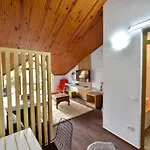 4 Rooms Goecek Apart