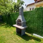 Fethiyede Mustakil Oezel Havuzlu Bungalow