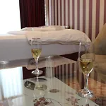 Quars Suite