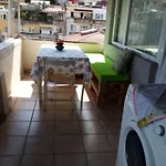 Taksimde Harika Terasli Kismi Deniz Manzarali Daire
