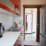 Flat With Two Living Rooms And Balcony In Uskudar