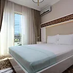 K Suites Hotel