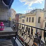 Galata Duplex Apt. *Balcony* 1 Min To Metro Stn.