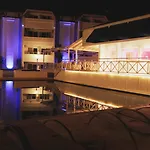Club Munamar Beach Resort Hotel