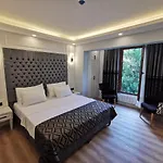 Luxx Garden Hotel