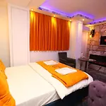 Ren Plus Suites