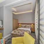 Cirrus Suites Tomtom