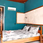 Perfect Location 3 Bedroom 1 Lr Cozy Home