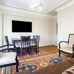 Peaceful Flat In The Heart Of Atasehir