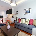 Cozy Flat Near Popular Attractions In Beyoglu