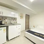 Comfortable And Central Studio Flat In Beyoglu