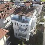 Mint Manor