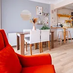 Colorful Modern Flat With City View 5-Min Walk To Istiklal Avenue In Beyoglu