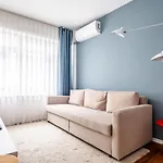 Sleek Studio Flat With Central Location In Kadikoy