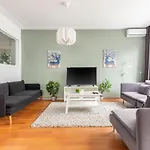 Exquisite Flat Near Bagdat Street In Kadikoy