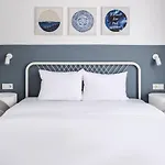 Sleek Studio Flat With Central Location In Kadikoy