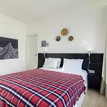 Modern Flat With Central Location In Kadikoy