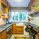 Cozy Flat With Outstanding Bosphorus View In Beyoglu