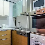 Sleek Flat 50 M To Bull Statue In Kadikoy