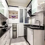 Cozy Flat Near Various Popular Attractions In Moda