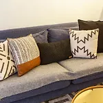Excellent Flat With Lovely Backyard In Cihangir