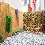Cozy Studio Flat With Backyard In Sisli