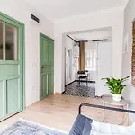 Apartment In Balat Fatih With Central Location